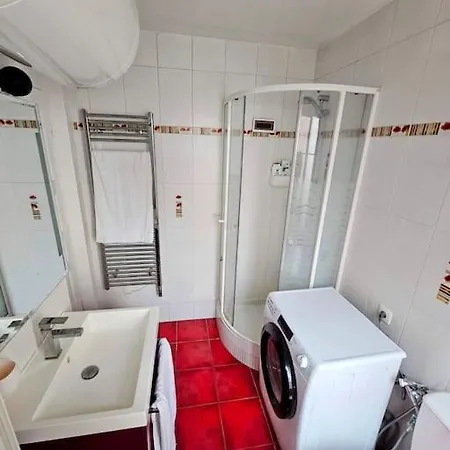 Appartement Beautiful In Trendy 11th